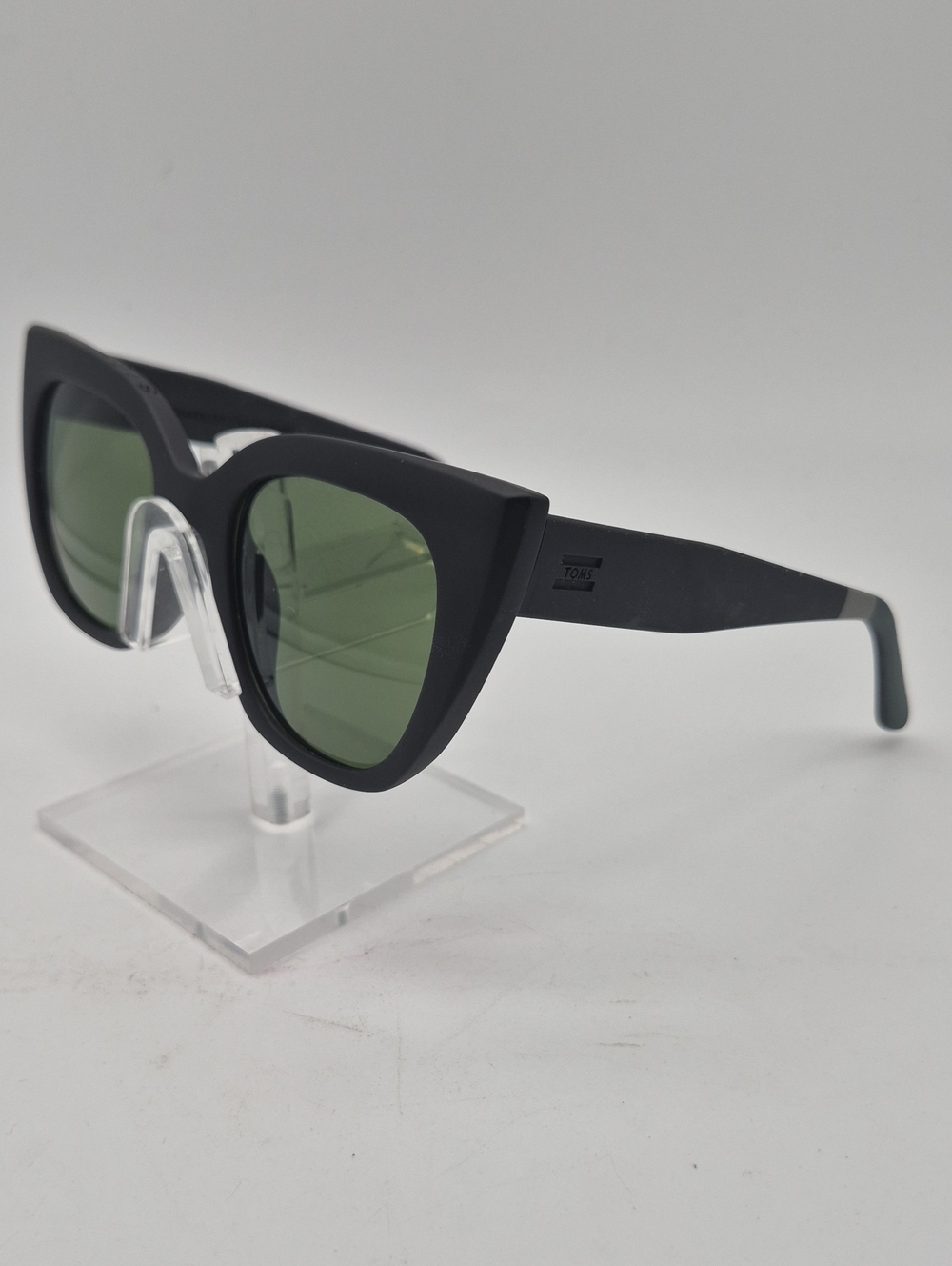 TOMS Matte Black Cat-Eye Sunglasses with Green Lenses